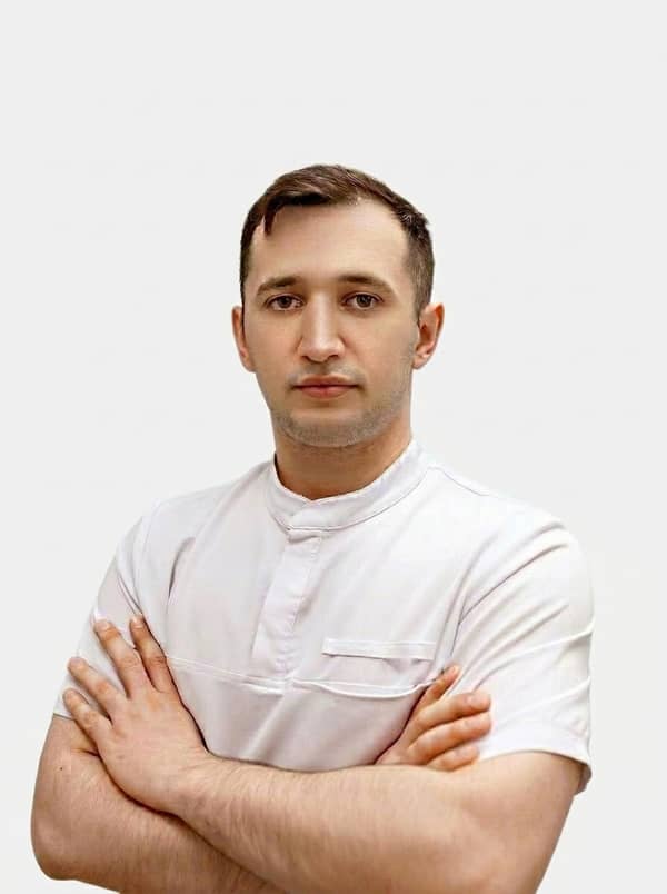 Маммаев Тимур — хирург-имплантолог