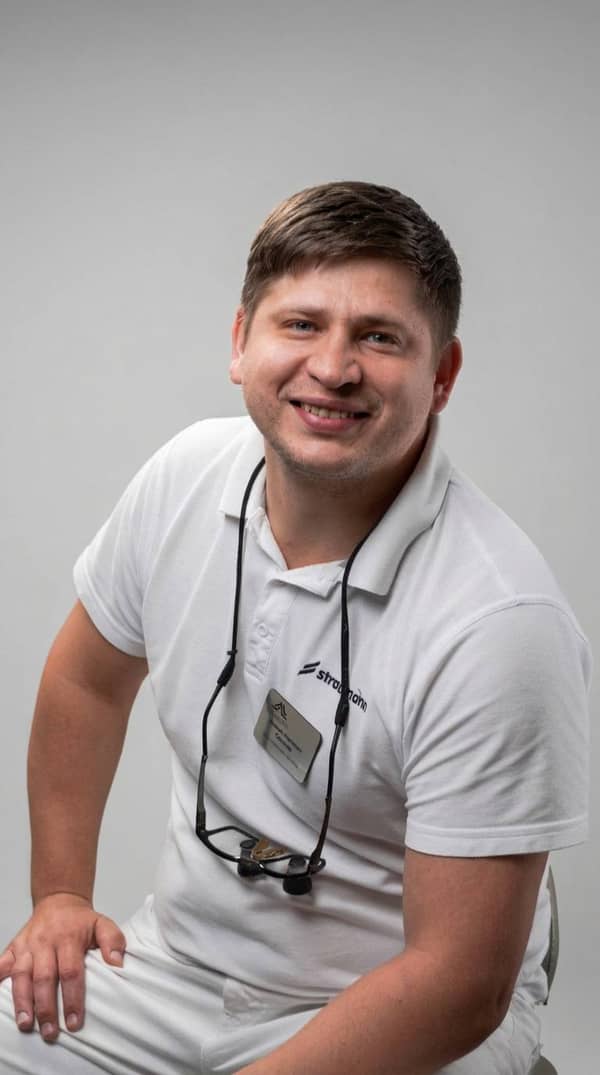 Соколов Виталий — стоматолог-ортопед
